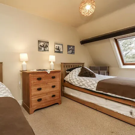 1 The Old Methodist Chapel *