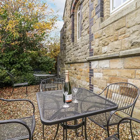 1 The Old Methodist Chapel *