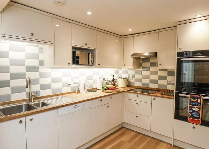 1 The Old Methodist Chapel *